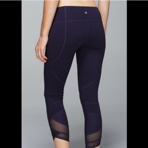 NWOT Lululemon Emerge Renewed Crop *Full-on Luon